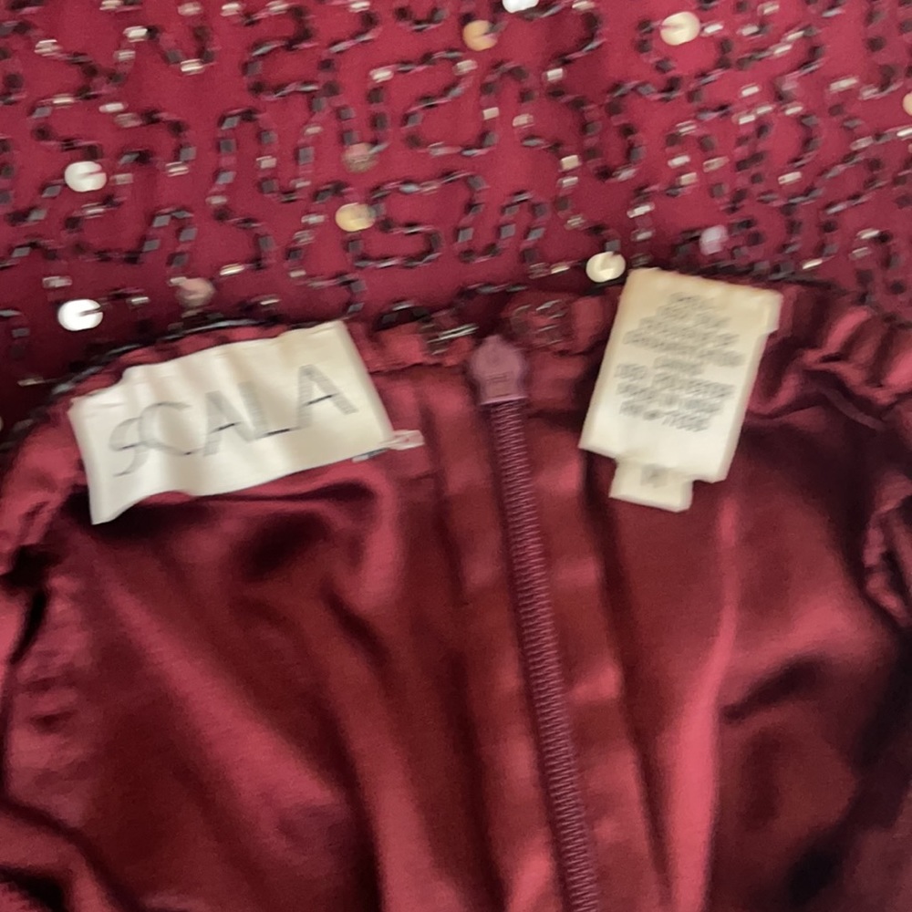 Small/ Medium Scala Beaded Gown Red - Picture 7 of 7